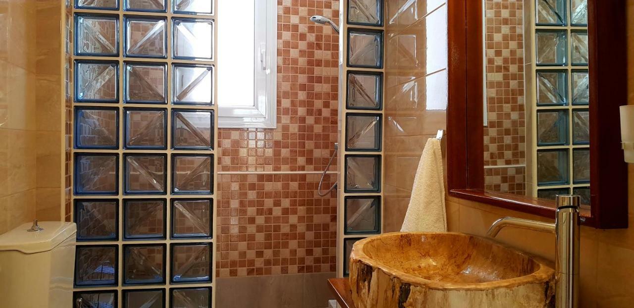Spacious Apartment In The Historical Center Of Athens Atenas Exterior foto